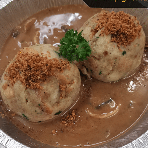 Semmelknödel in Champignonrahmsauce