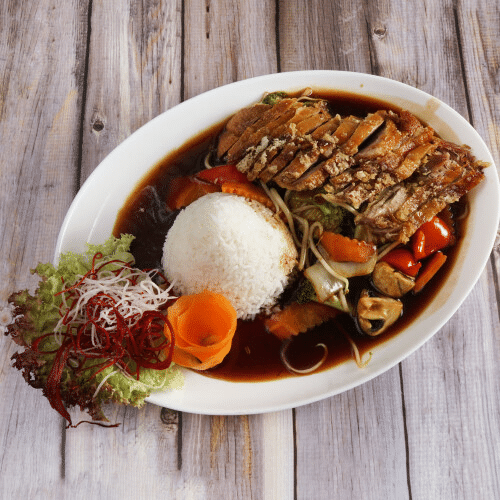 Chop Suey mit Ente kross (leicht scharf)