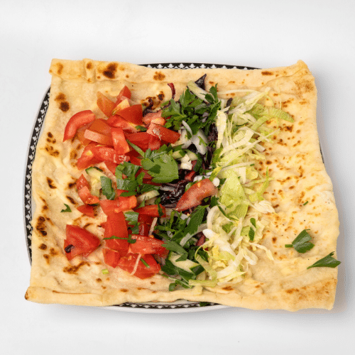 Käse Tasche mit Salat und Soße