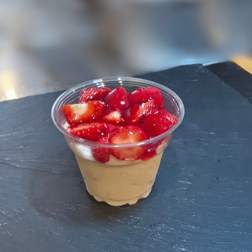 Panna Cotta mit Erdbeeren und Erdbeersoße 0,2l
