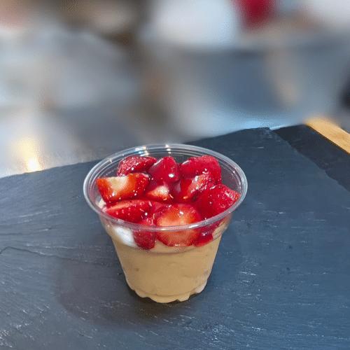 Panna Cotta mit Erdbeeren und Erdbeersoße
