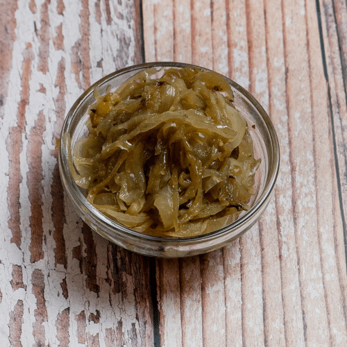 Schale geschmorte Zwiebeln