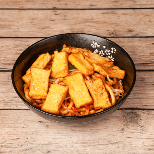 Gebratene Udon mit Tofu und Gemüse