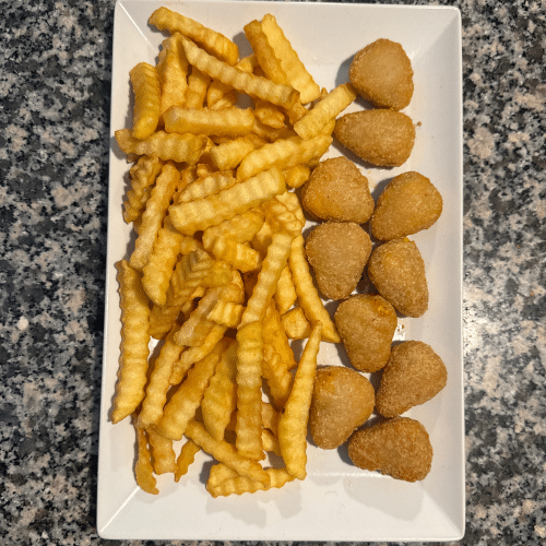 Chili-Cheese-Nuggets mit Pommes frites