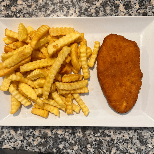 Hähnchenschnitzel mit Pommes frites