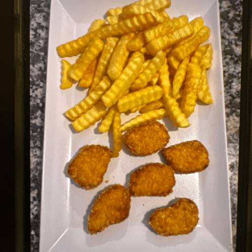 Nuggets mit Pommes frites