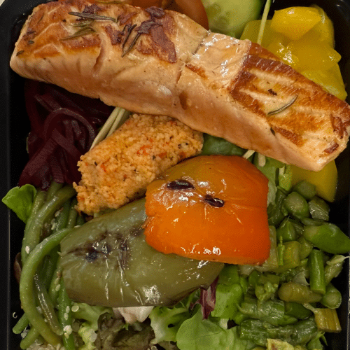 Lachsfilet-Bowl