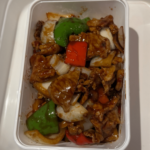 Schweinefleisch mit Zwiebeln und Paprika