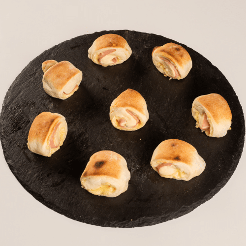 Pizzabrötchen gefüllt mit Schweine-Hinterschinken und Käse