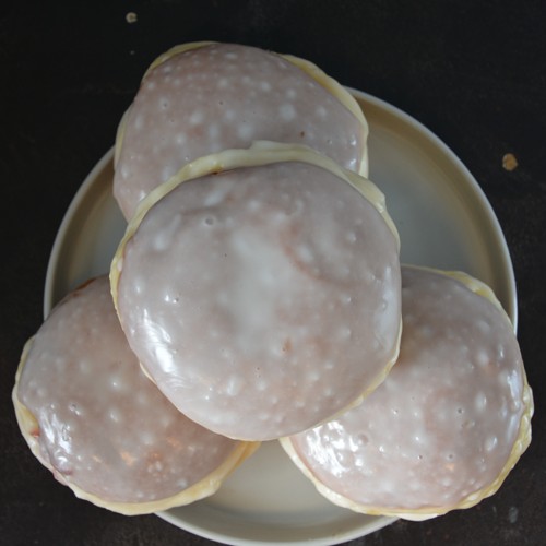 Berliner Himbeer-Johannisbeer-Guss