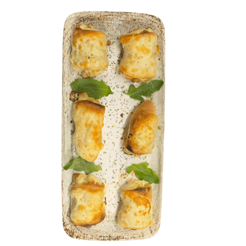 Gefüllte Pizzabrötchen mit Sauce Hollandaise und Gyros