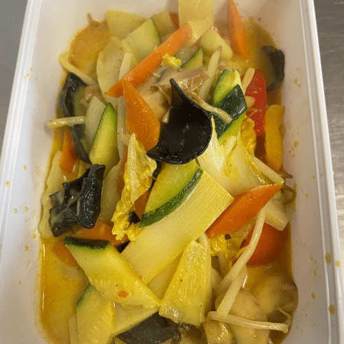 Gebratenes Gemüse mit Curry (leicht scharf) (92)