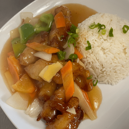 Paniertes Fischfilet in Süß-Sauer Sauce mit Ananas (M15)