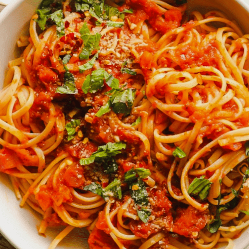Pasta mit vegetarischer Sauce