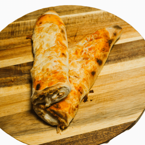 Gefüllte Pizzabrötchen mit Käse und Rindersalami