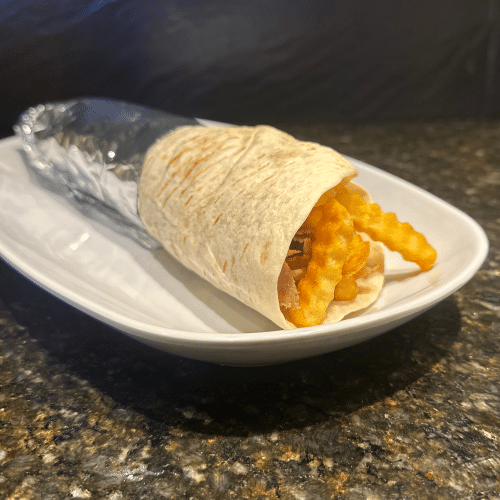 Dürüm mit Dönerfleisch und Pommes