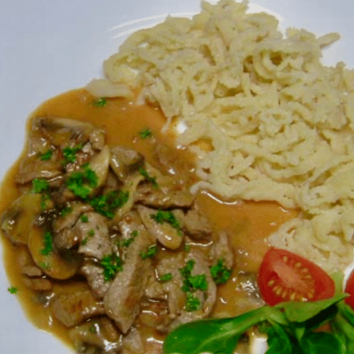 Kalbsgeschnetzeltes mit Steinpilze-Sahnesauce