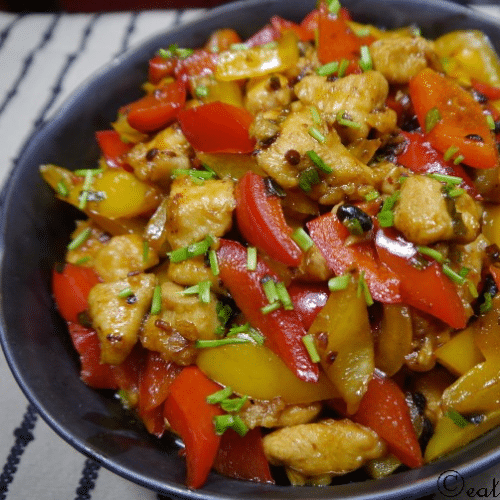 Hühnerbrustfilet mit Zwiebeln und Paprika