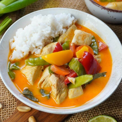 Hühnerbrustfilet Thai Art mit rotem Curry (scharf)