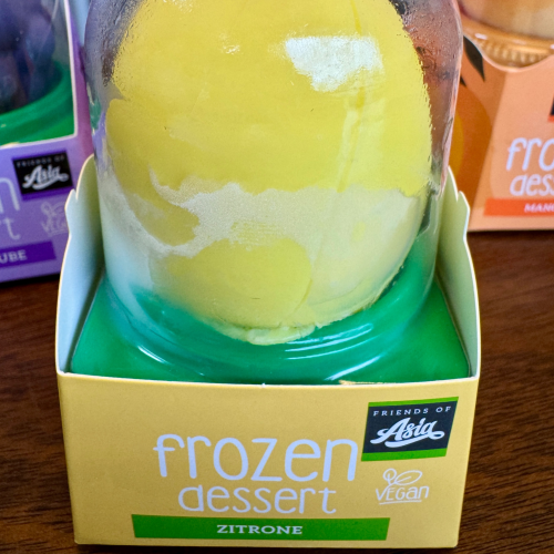 Frozen Dessert Zitrone