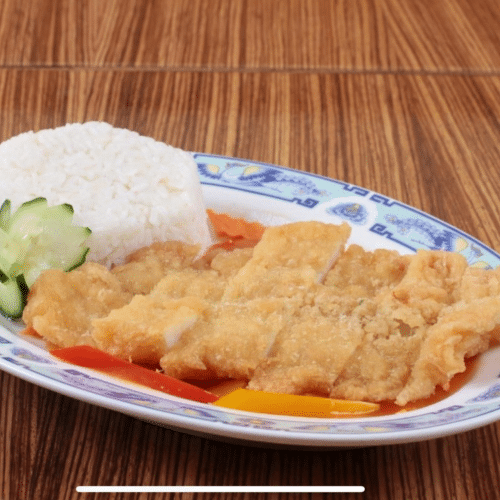 Knuspriges Huhn mit pikanter Sauce