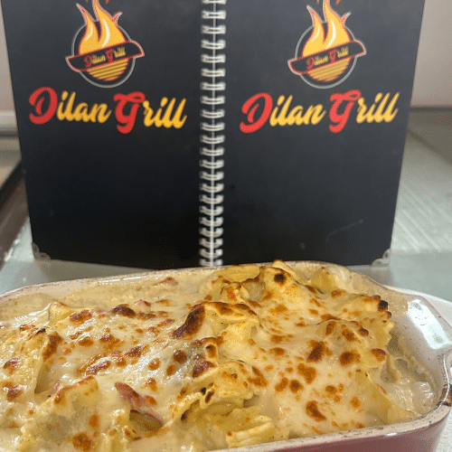 Überbackener Döner mit Salat,
