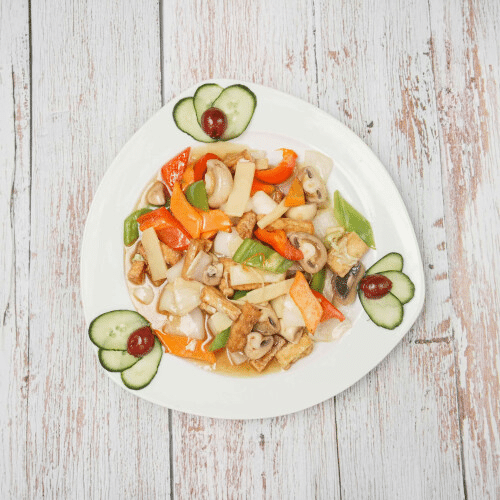 Tofu mit Gemüse und Pilzen