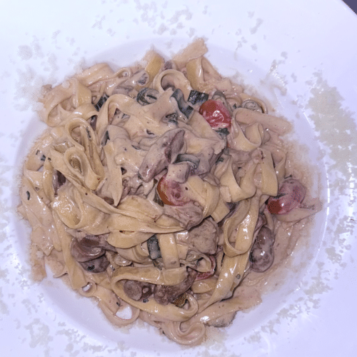 Tagliatelle ai porcini mit Steinpilzen in Sahnesauce
