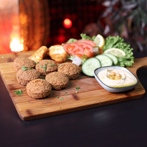 83. Falafel-Halloumi-Teller (vegetarisch)