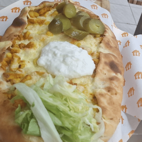 Tavuk mit Käse und Mais منقوشة طاووق و جبنة و ذرة