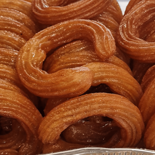 Halka gebäckringe in Zuckersirup