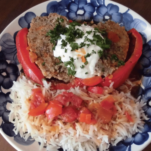 Ganze gefüllte Paprika