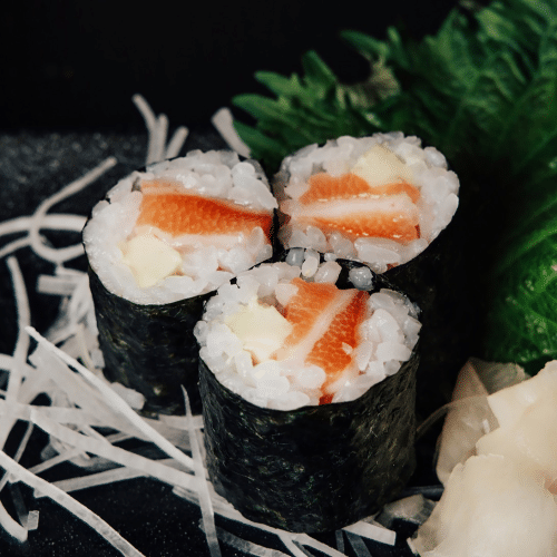 Sakura Avo Maki