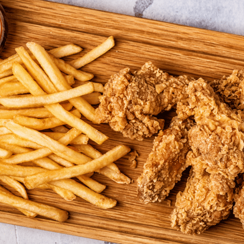 Chicken wings mit pommes