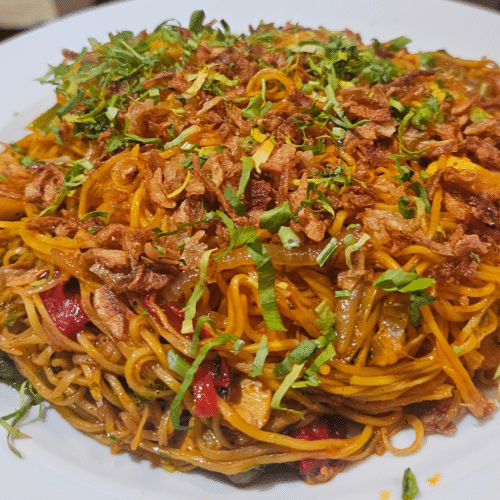 Gebratene Nudeln mit Hähnchen