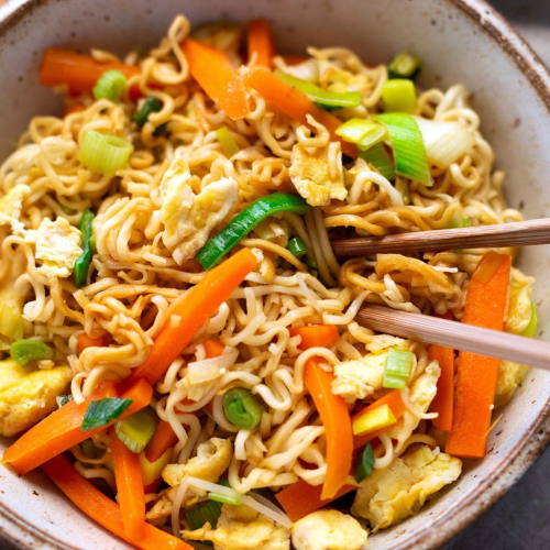 Gebratene Nudeln vegetarisch