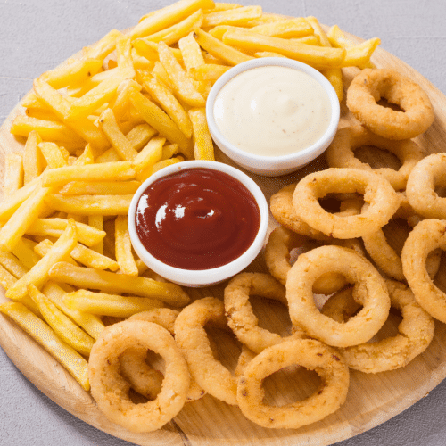 Onion ring mit Pommes .