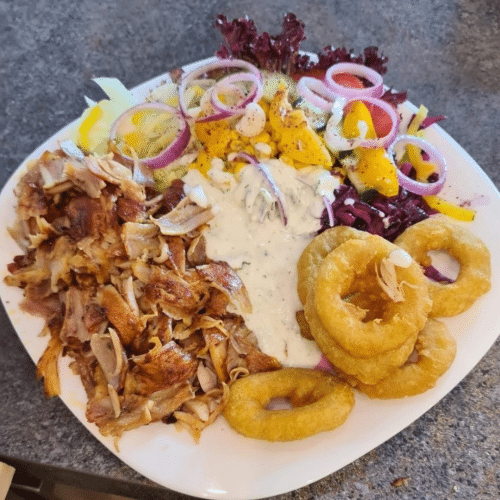 Kebab mit Calamari und Salat
