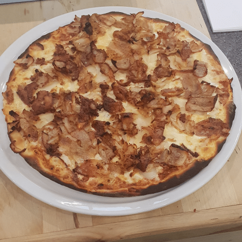 Mister Pizza mit Getränke (0.33l)