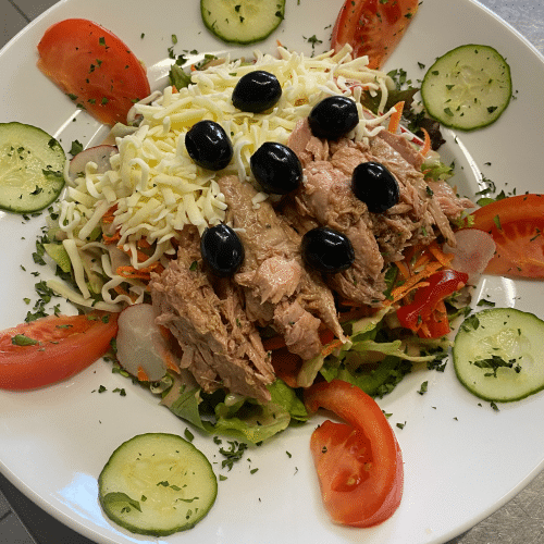 Knackiger Salat mit Thunfisch