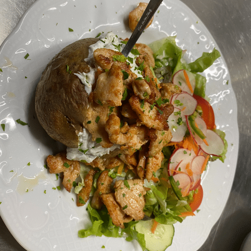 Ofenkartoffel mit mariniertem Huhn
