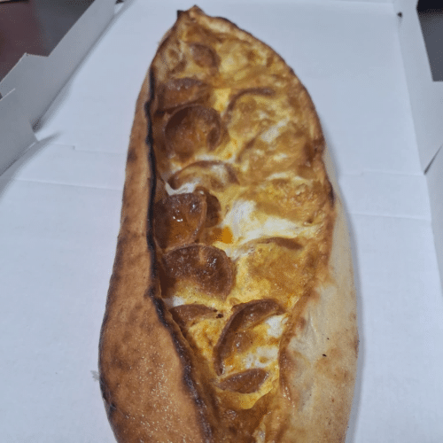 Sucuklu Yumurtali Pide