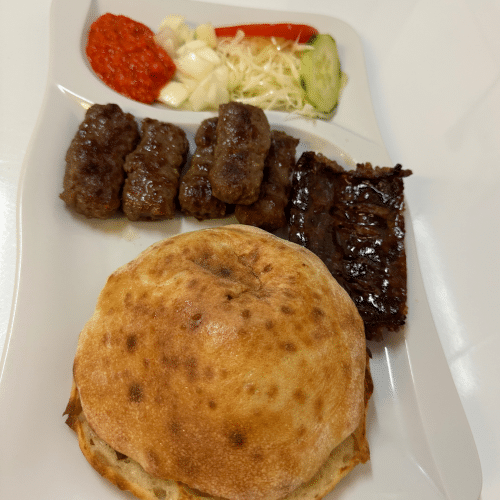 Cevapcici 5 Stk & Suxhuk (Rohwurst) mit Fladenbrot