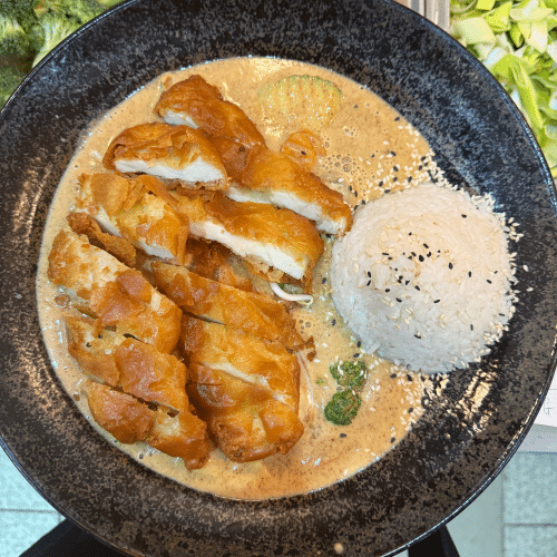 Erdnuss Curry - mit gebackenem Hühnerbrustfilet