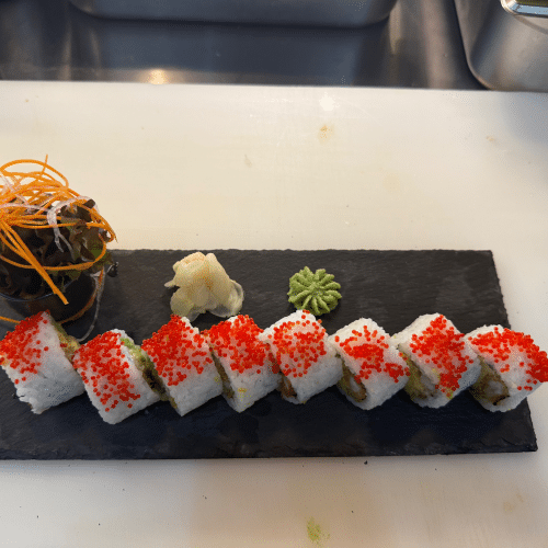 Inside-Out Surimi, Avocado - mit Kaviar ummanteln