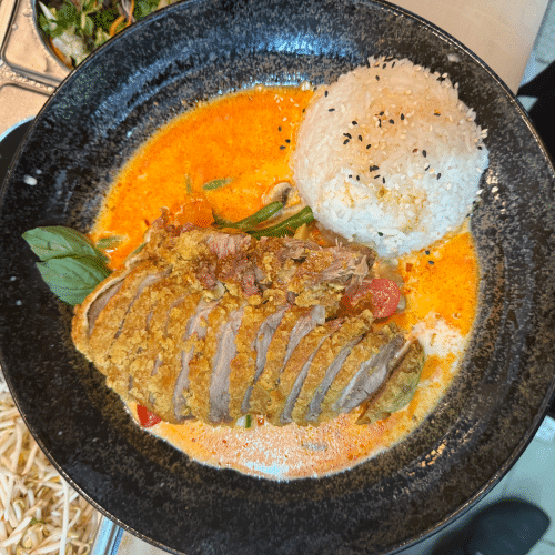 Roter Kokos-Curry - mit knuspriger Ente