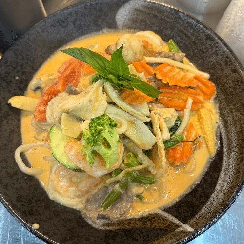 Spicy Udon Yaki - Mix Hühnerfleisch, Rindfleisch & Garnelen