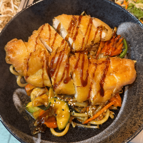 Udon Yaki - mit gebackenem Hühnerbrustfilet