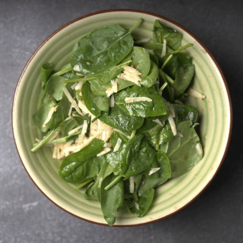 Frischer Spinatsalat