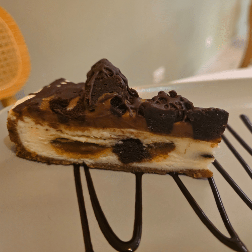 Karamell brownie cheesecake bomb